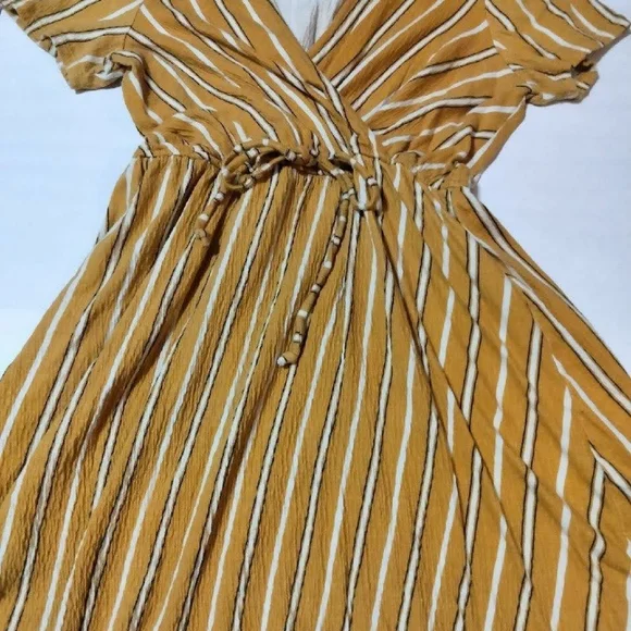 Xhilaration golden yellow faux wrap dress size M - Picture 4 of 6